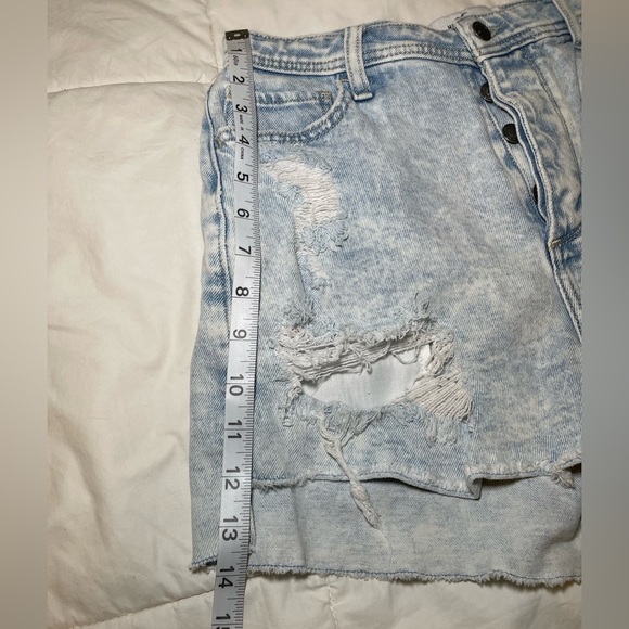 Hollister Button-up High-Waisted Distressed Denim Shorts Size 9 - Picture 8 of 10